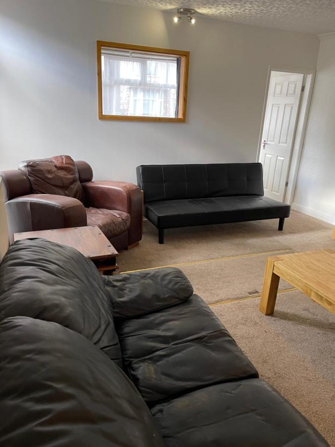 Spacious, Sleeps 17, 3 Bathrooms, Parking, マンスフィールド エクステリア 写真