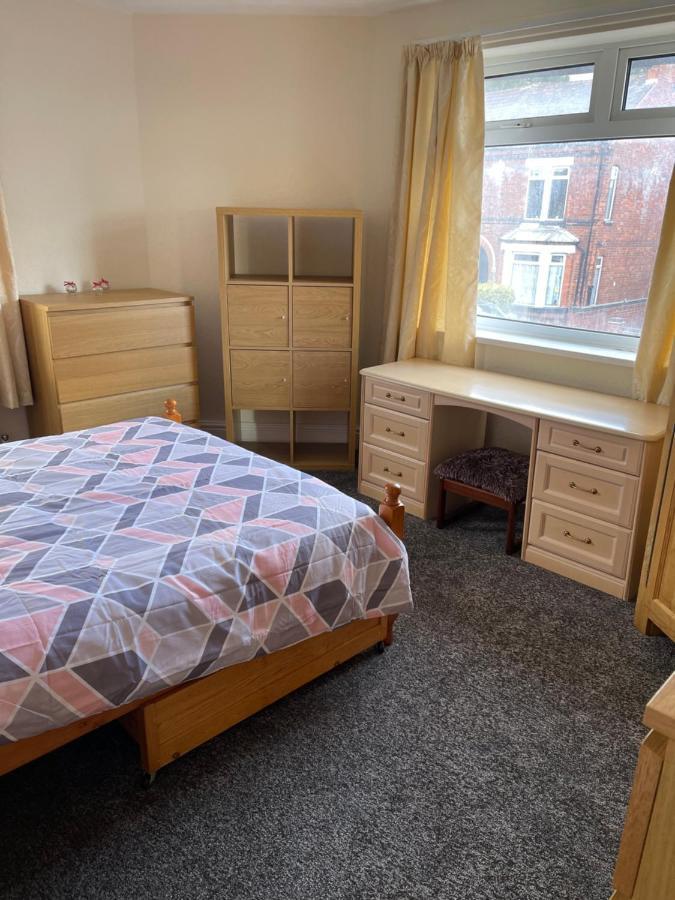 Spacious, Sleeps 17, 3 Bathrooms, Parking, マンスフィールド エクステリア 写真