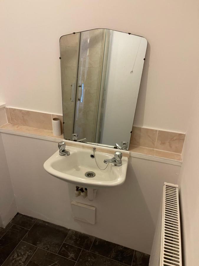 Spacious, Sleeps 17, 3 Bathrooms, Parking, マンスフィールド エクステリア 写真