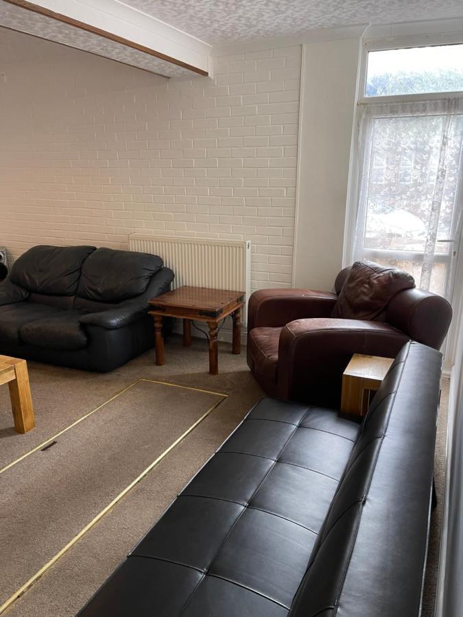 Spacious, Sleeps 17, 3 Bathrooms, Parking, マンスフィールド エクステリア 写真