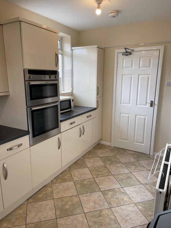 Spacious, Sleeps 17, 3 Bathrooms, Parking, マンスフィールド エクステリア 写真