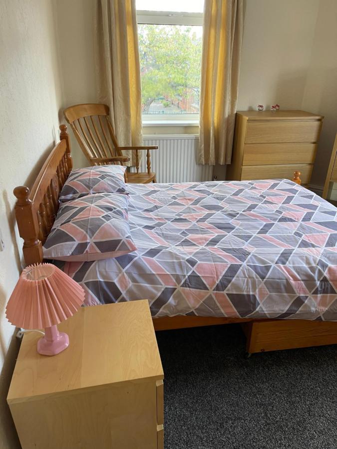 Spacious, Sleeps 17, 3 Bathrooms, Parking, マンスフィールド エクステリア 写真