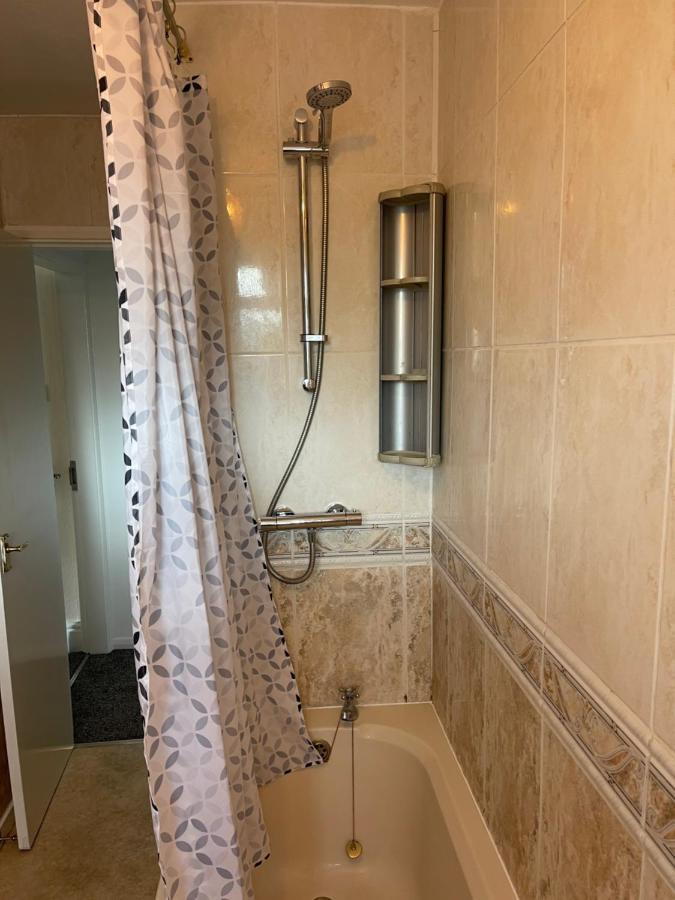 Spacious, Sleeps 17, 3 Bathrooms, Parking, マンスフィールド エクステリア 写真