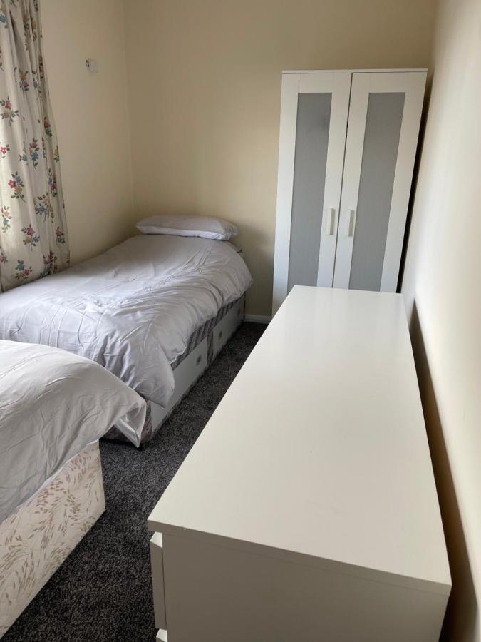 Spacious, Sleeps 17, 3 Bathrooms, Parking, マンスフィールド エクステリア 写真